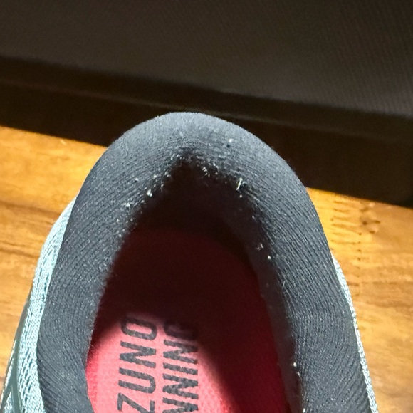 MIZUNO RUNNING SHOES - Picture 6 of 7